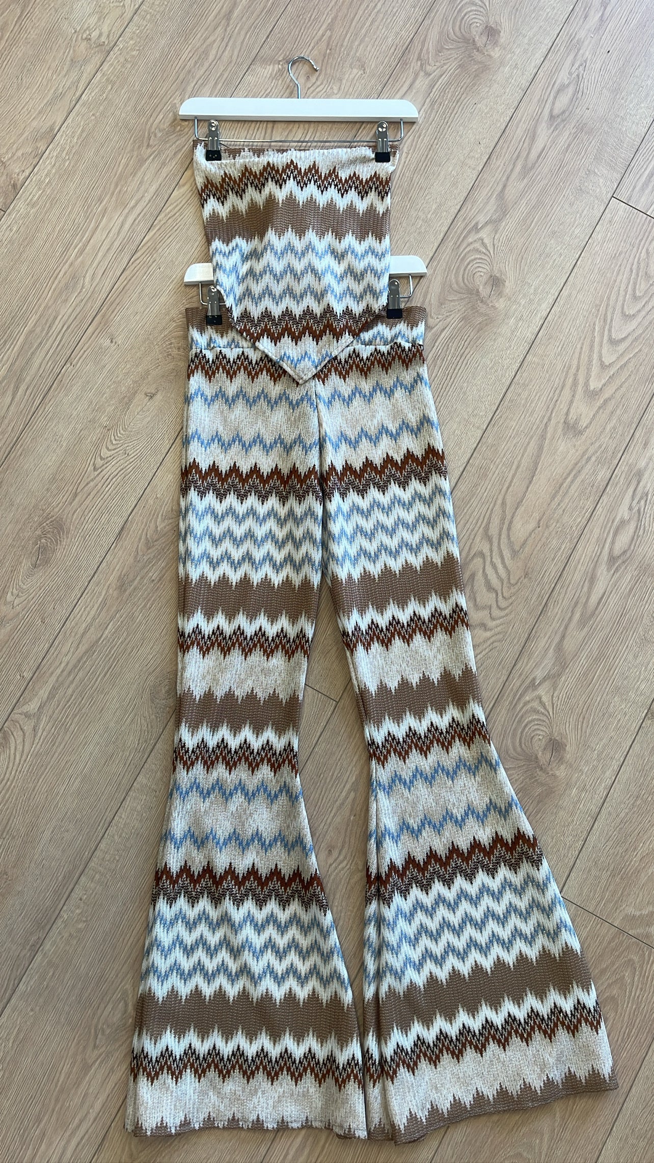 Zigzag Tie Top & Flared Pant Set / IN STOCK